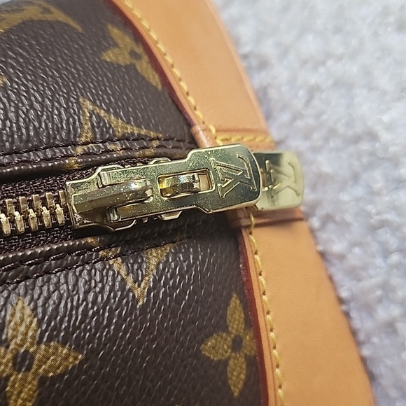Authentic Louis Vuitton Alma PM Monogram Bag - Picture 7 of 16